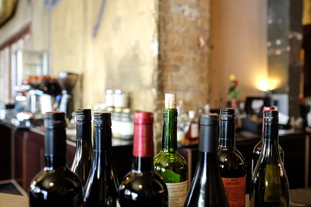 Que savoir sur les vins de Pomerol et comment sont-ils spécifiés ?